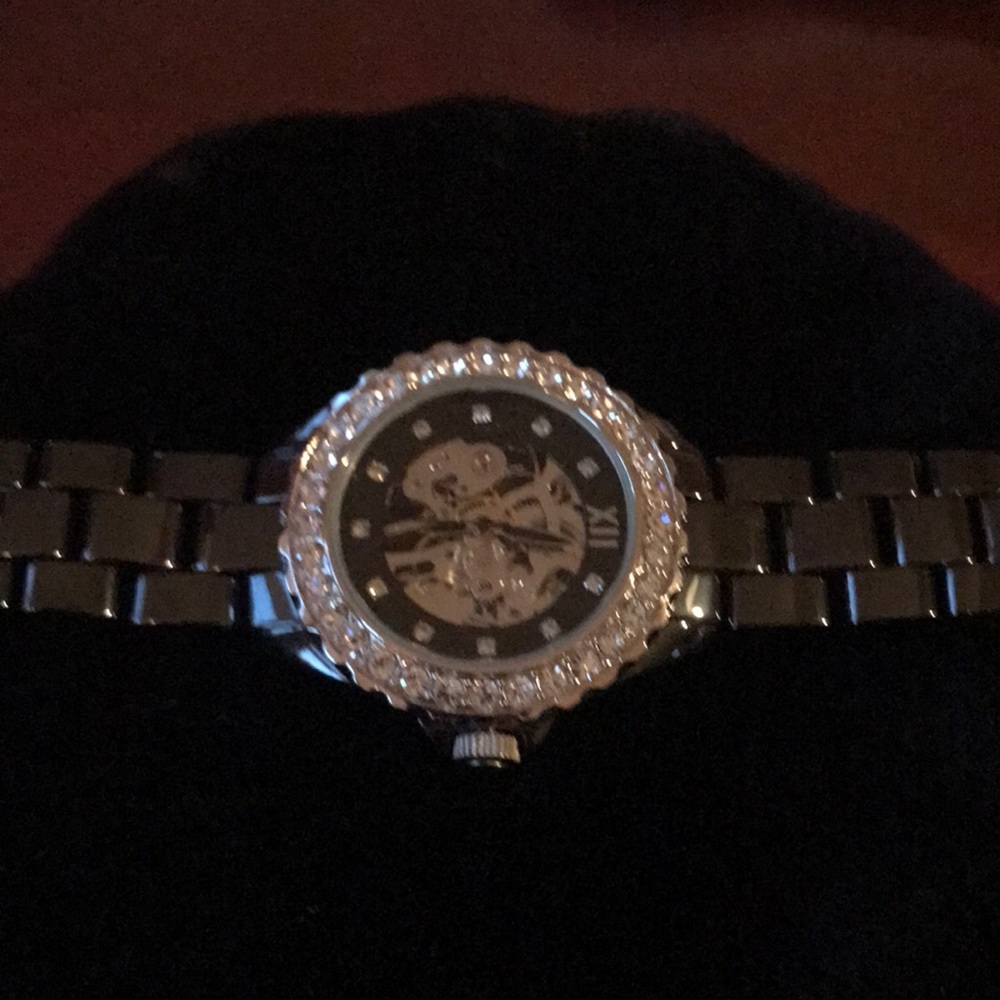 Watch - Picture 2 of 4